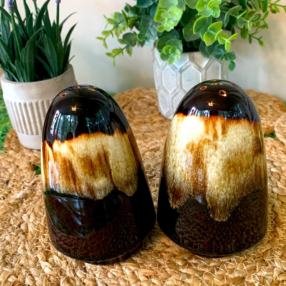 Vintage stoneware pottery, Brown Drip Glaze Salt & Pepper Shaker set, EUC